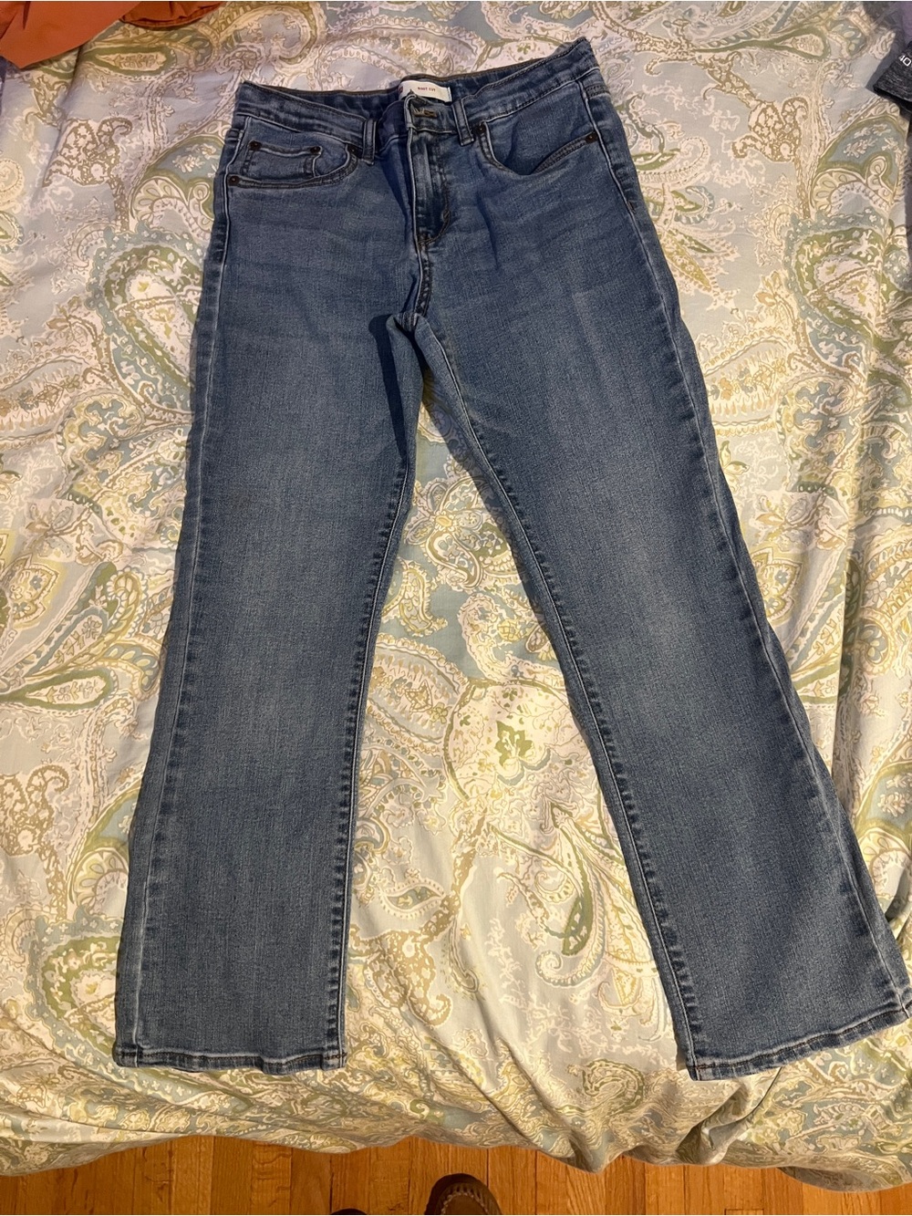 Levi's bootcut Jeans in Medium Wash Blue